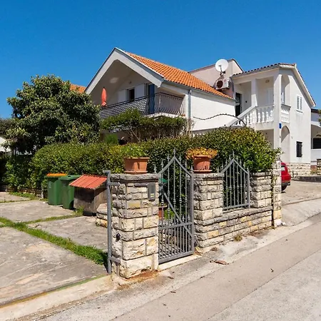 Apartmán Nada Petrcane