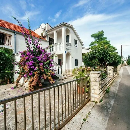 Apartment Nada *